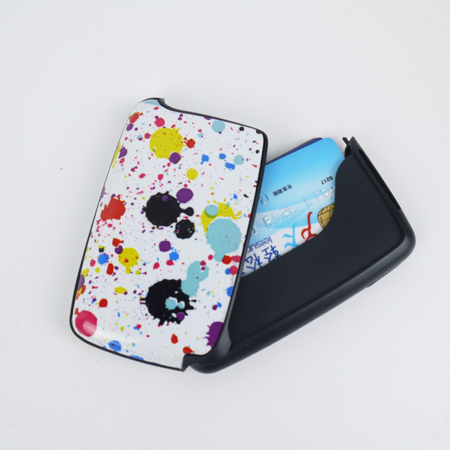 តើធ្វើដូចម្តេចដើម្បីជ្រើសរើសអ្នកកាន់ប័ណ្ណឥណទានអាលុយមីញ៉ូមល្អបំផុតសម្រាប់សុវត្ថិភាពនិងរចនាប័ទ្ម?